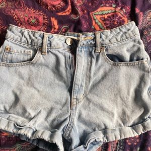 FOREVER21 HIGH WAISTED MOM SHORTS